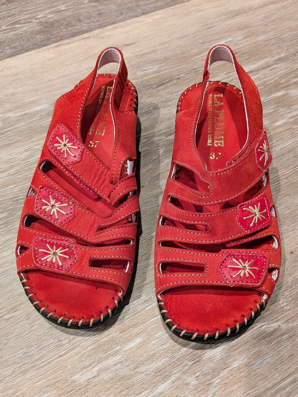 NIB La Plume Size 37 (6.5-7 in US) Red Suede Women's Comfort Slingback Sandals‎